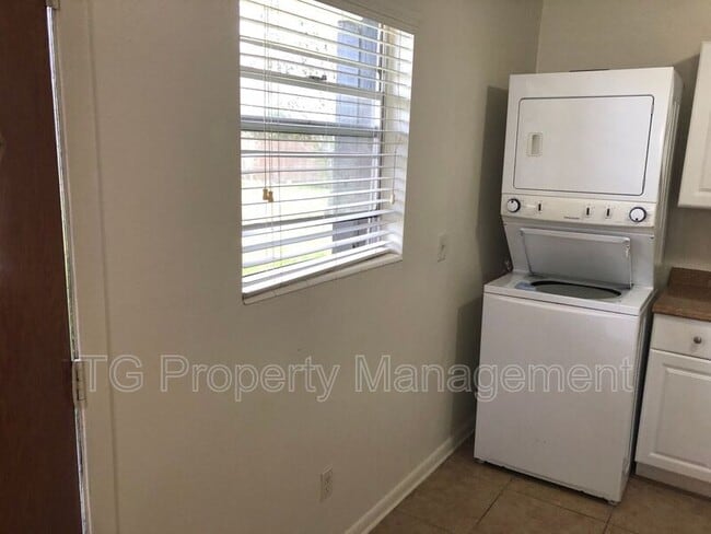 Building Photo - 201 N 9th St