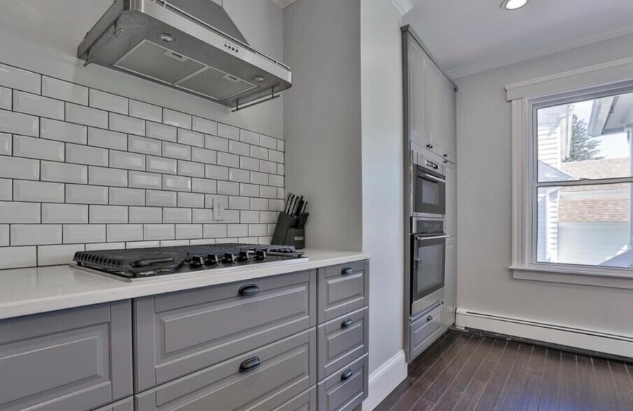 Building Photo - 124 Haverhill St