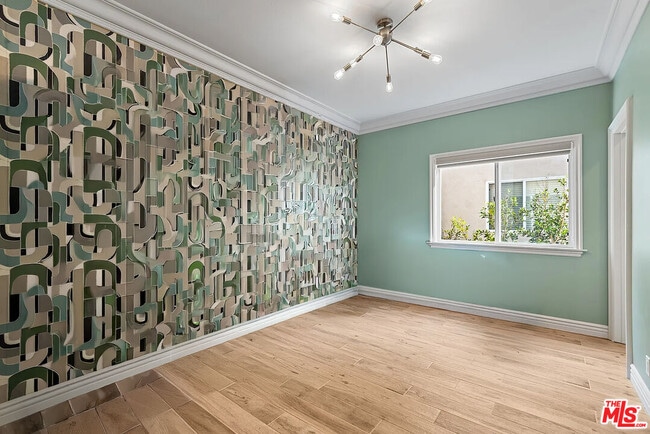 Building Photo - 4724 Noble Ave