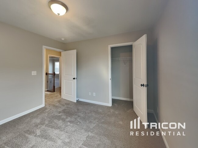Building Photo - 3450 Southwood Dr
