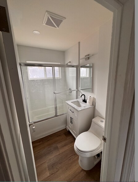 Building Photo - 10802 Doty Ave