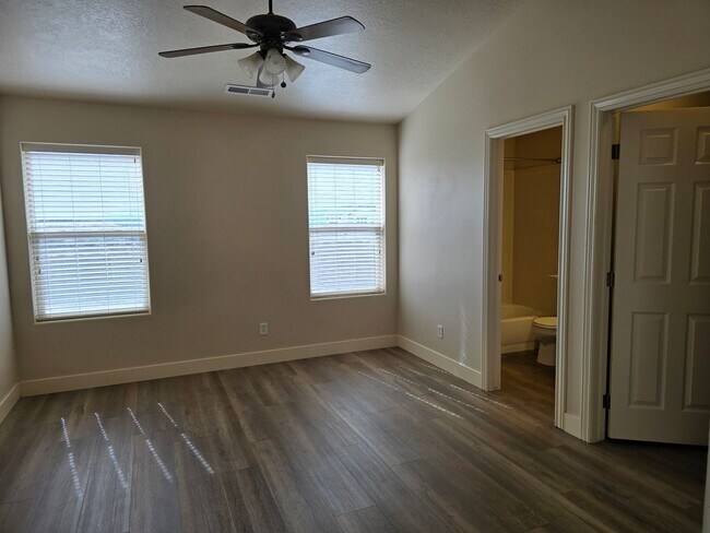 Building Photo - Southern View Subdivision Townhome