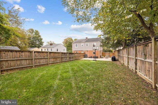 Building Photo - 5820 Fifer Dr