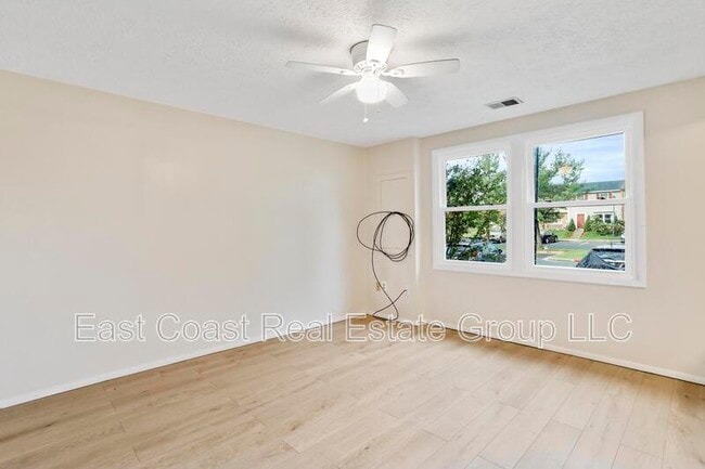 Building Photo - 140 Sandalwood Ct