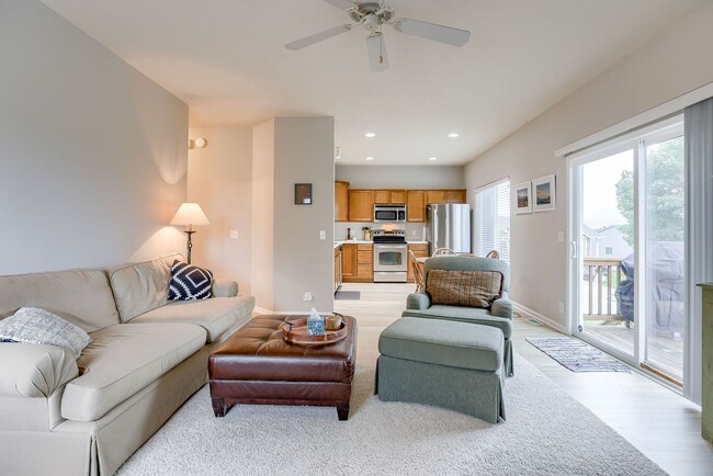 Building Photo - Short Term Furnished 3 Bedroom Townhome!!