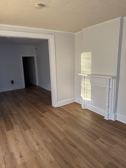 Front room looking in - 321 Lincoln Way W