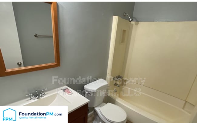 Building Photo - 327 Anthony St