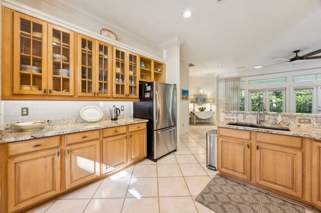 Building Photo - Ocean Village, 3 bed, 2 bath, FULLY furnished home! Walk to the Beach!