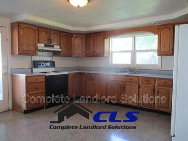 Building Photo - 2235 N 28th St