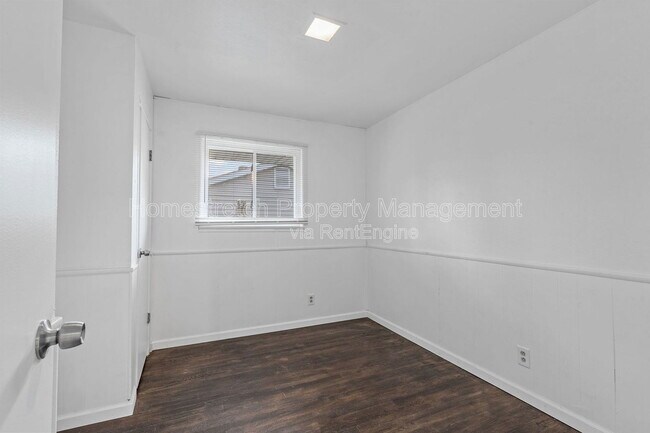Building Photo - 212 Mc Alpine Dr