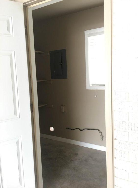Building Photo - 1128 Grand Caillou Rd