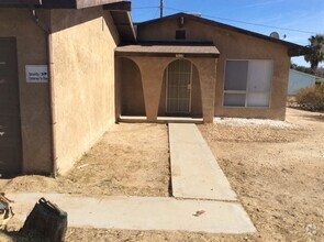 Building Photo - Nice 3 Bedroom 2 Bath  with Washer/Dryer