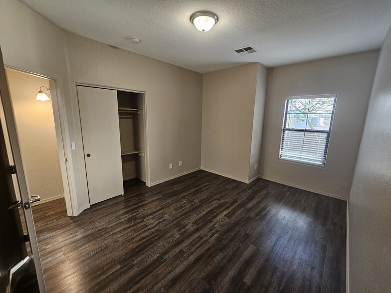 Building Photo - 4423 E McLellan Rd