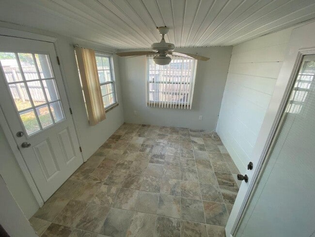 Building Photo - REDUCED!!  3/1/1 1120 Sq. Ft. beautiful ho...