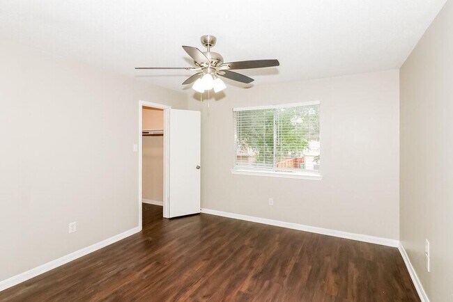 Building Photo - 3807 Wildhawk Dr