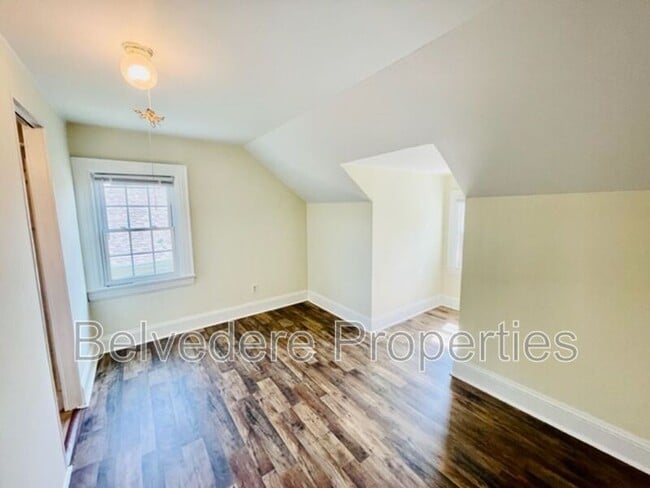 Building Photo - 810 Elwell Ave