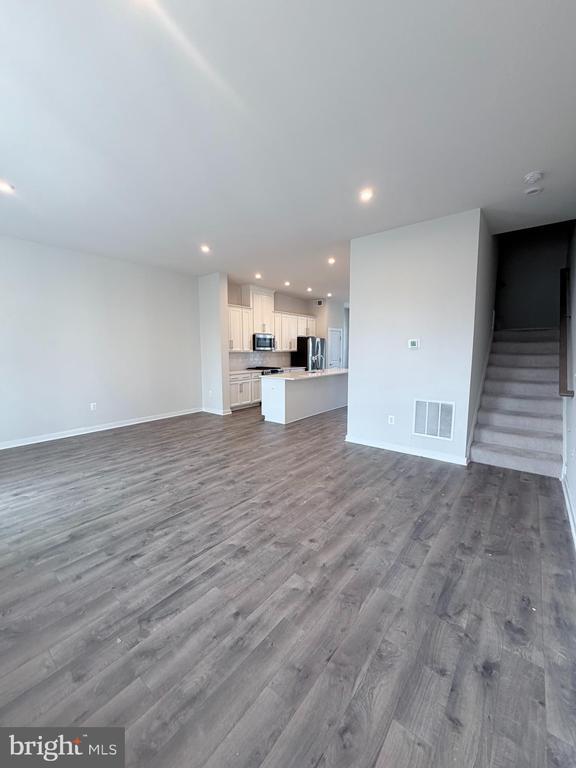 Building Photo - 17958 Woods Overlook Dr