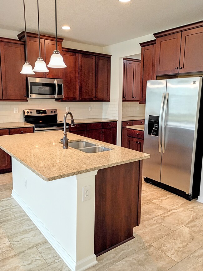 Building Photo - 112 Goldenrod Lake Dr