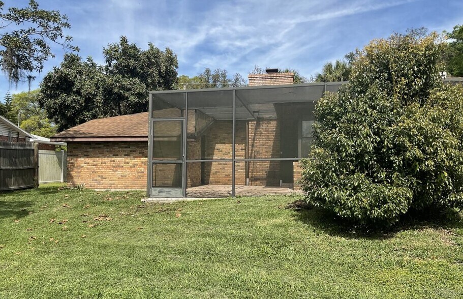 Building Photo - 34137 Radio Rd