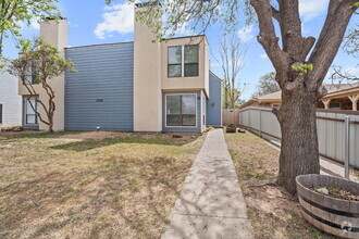 Building Photo - Elevated Living: Unique 2 Bed, 2.5 Bathroo...