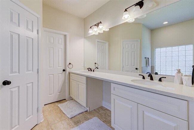 Building Photo - 6234 Presidio Canyon Dr