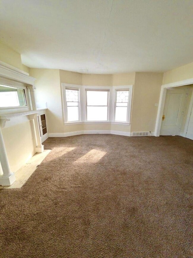 Building Photo - 4014 Cypress Ave