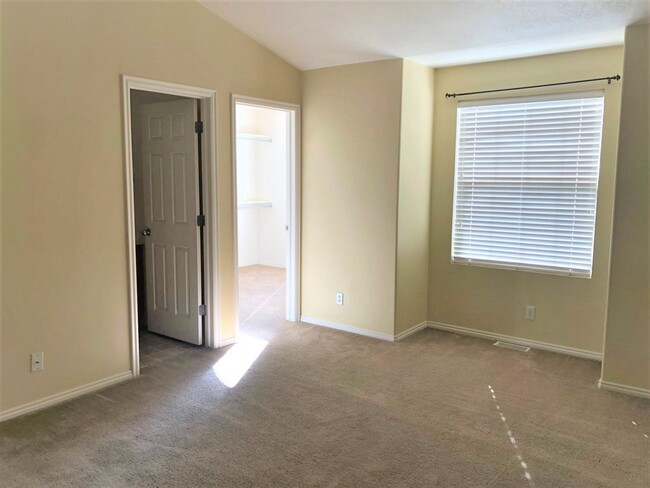 Building Photo - 3 Bedroom/2.5 Bathroom Townhome In Lehi