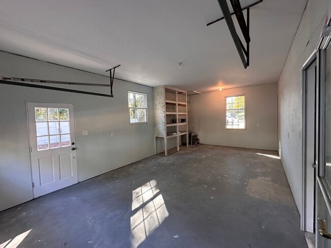 Building Photo - Home on High Tide