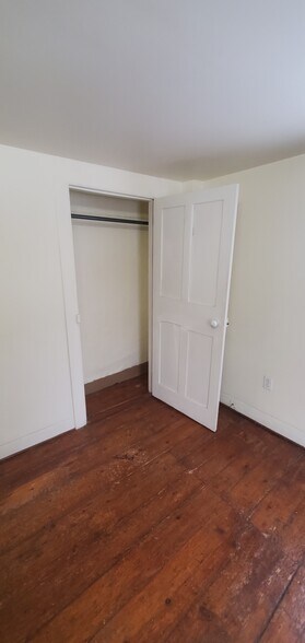 Building Photo - 18 Main St