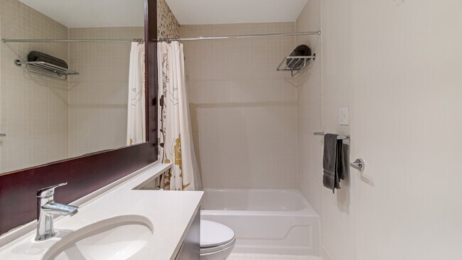2nd Full Bathroom - 1640 Beekman Pl NW