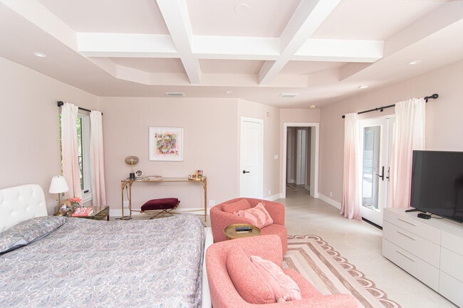 Building Photo - 8208 Twin Lake Dr