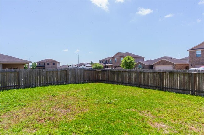 Building Photo - 5123 Harbor Palm Dr