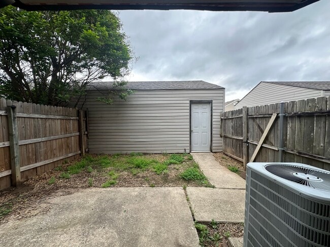 Building Photo - 1311 Eastgate Dr