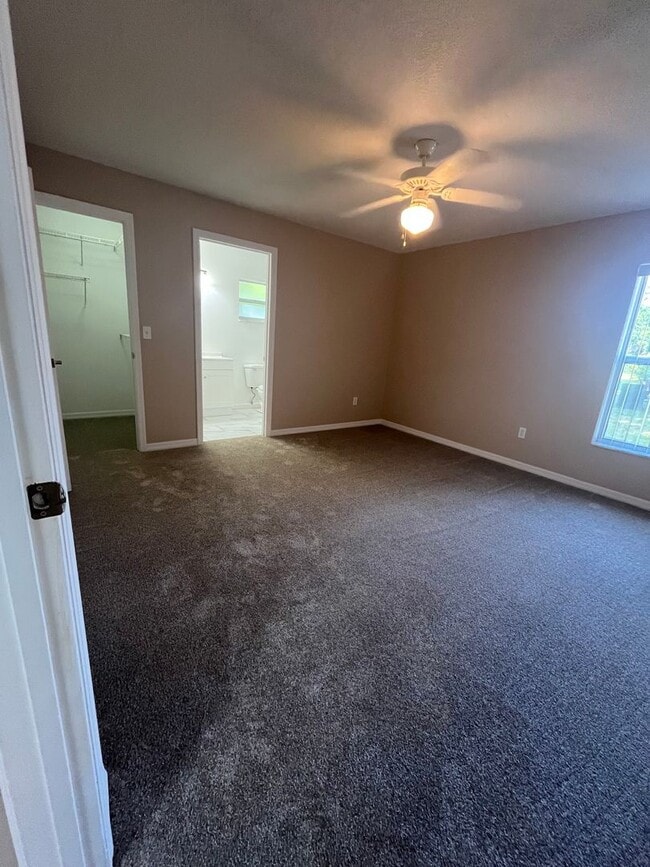 Building Photo - Charming 2 bedroom, 2 bathroom dulplex loc...
