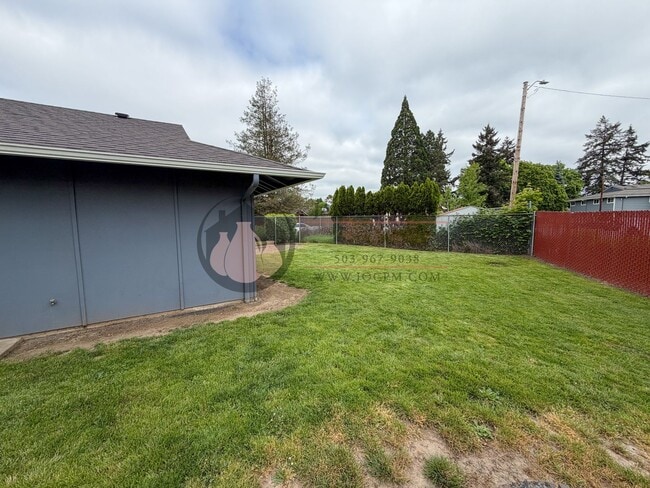 Building Photo - Salem 3BR with AC in Every Room! | 2-Car Garage & Fenced Yard