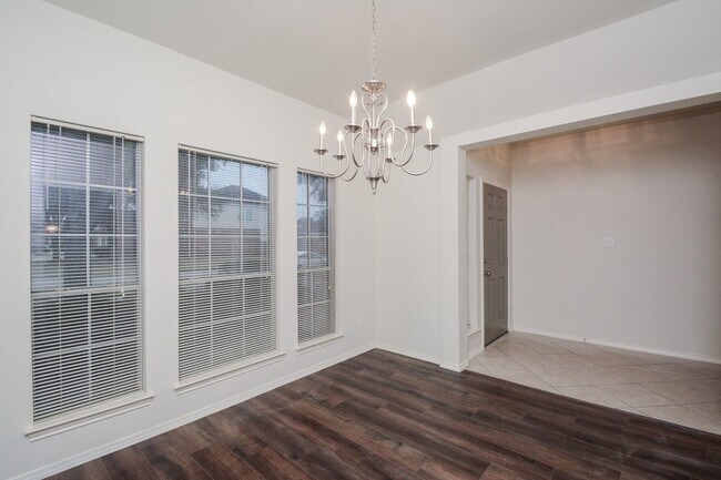 Building Photo - 2811 Eros Ln