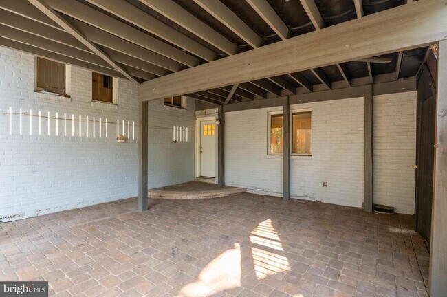 Building Photo - 5523 Uppingham St
