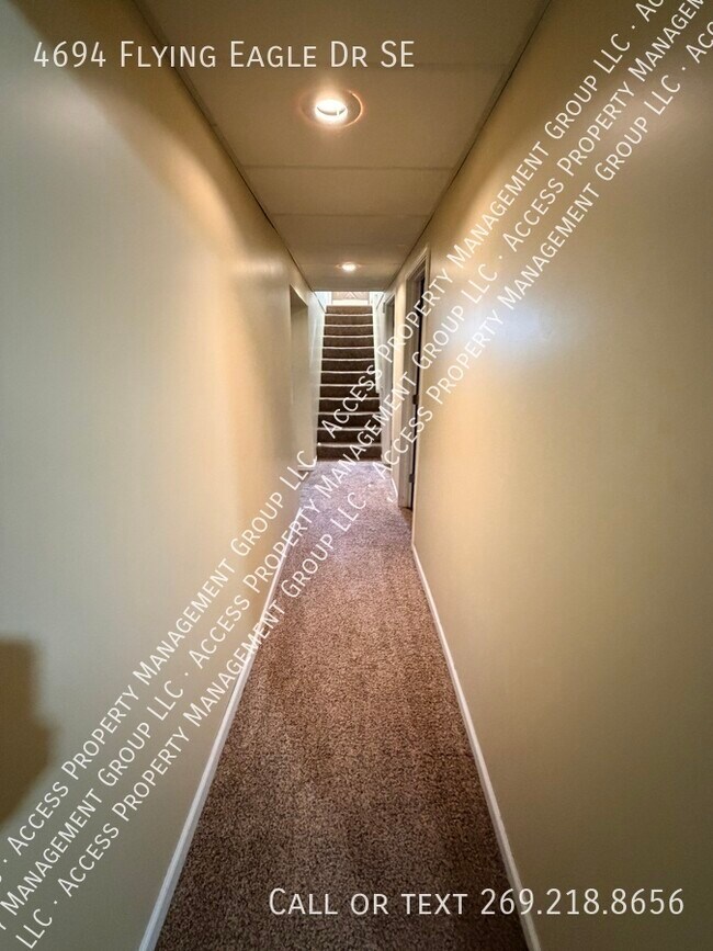 Building Photo - 4694 Flying Eagle Dr SE