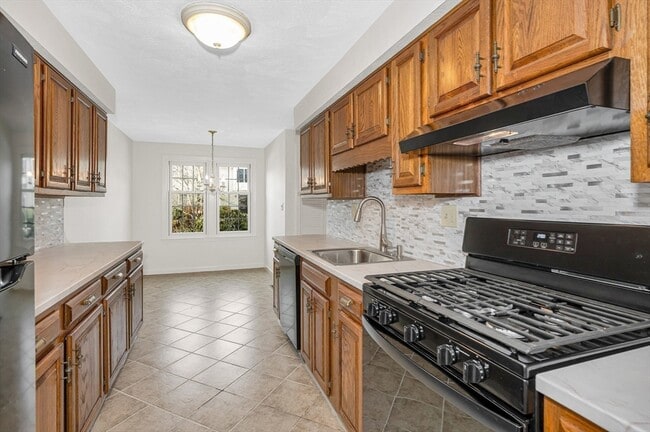 Building Photo - 280 Apache Way