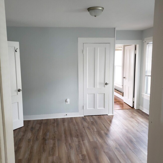 Building Photo - 64 Marlborough St