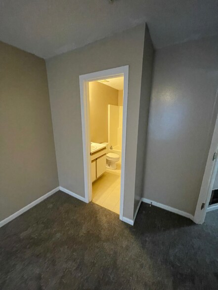 Building Photo - 314 Olympia Ct