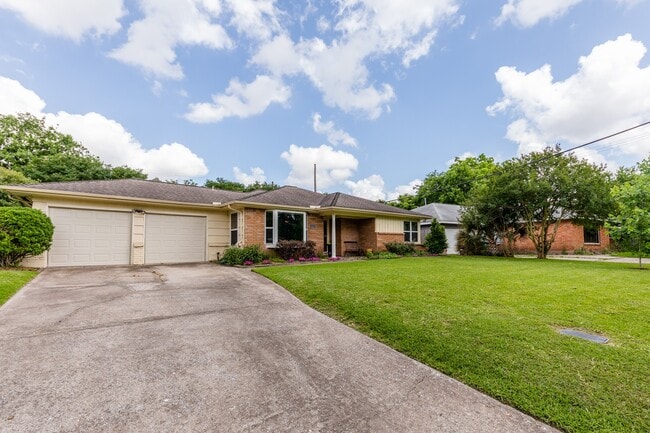 Building Photo - 8323 Lorrie Dr