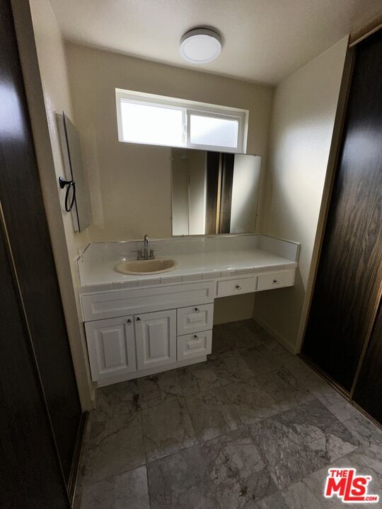 Building Photo - 3422 Maricopa St