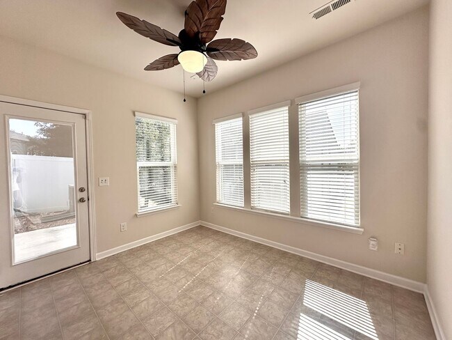 Building Photo - **MOVE IN SPECIAL!**Beautiful 3BR/2.5BA Home in Charlotte!