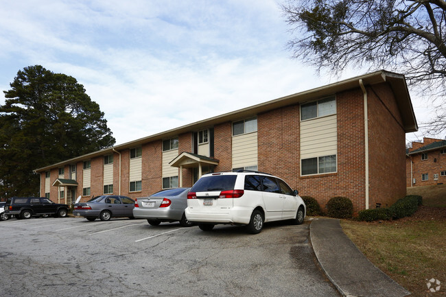 Building Photo - Carriage Oaks Apartments