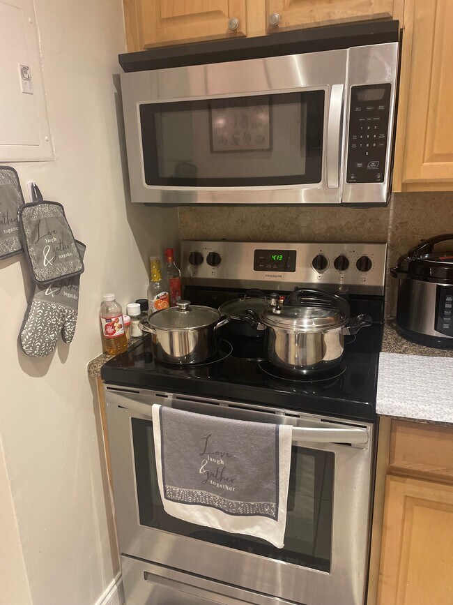 Building Photo - 3115 Oakland Shores Dr