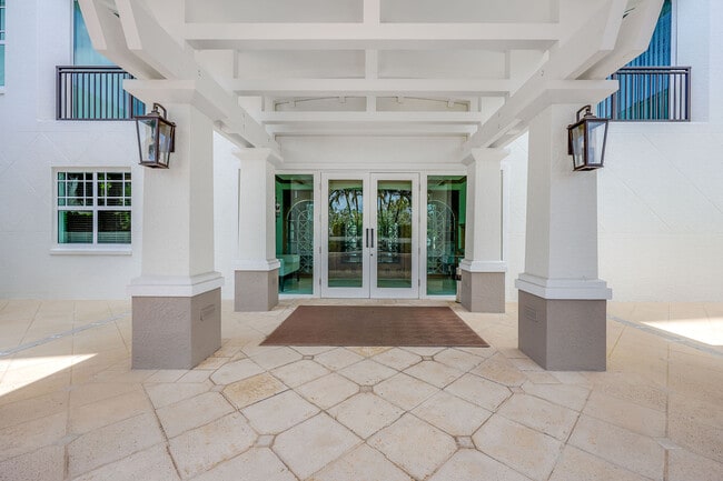 Building Photo - 455 Cove Tower Dr
