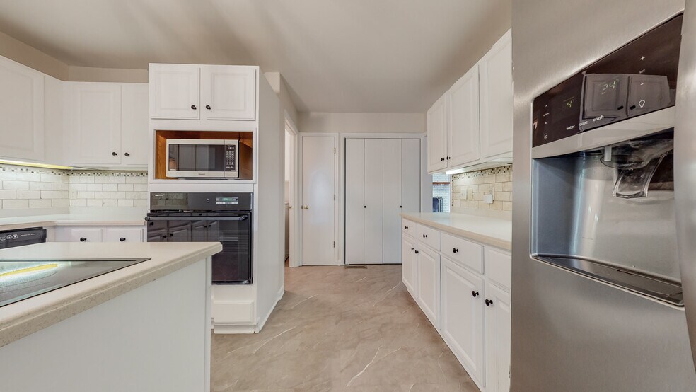 Building Photo - 203 Donelson Hills Dr