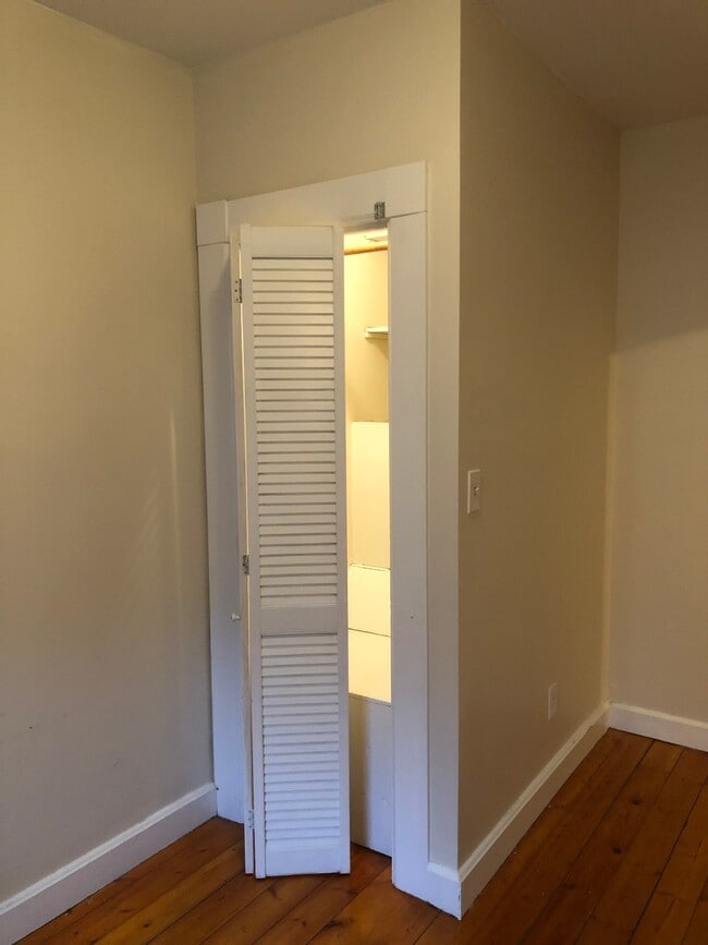 Building Photo - 236 Green St