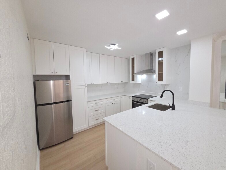 Building Photo - 5305 Buckhead Cir